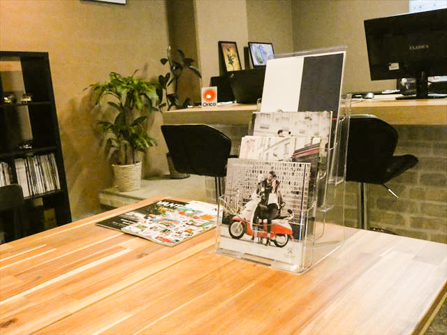 カタログスタンド